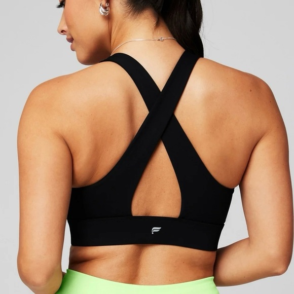 Oasis Twist Medium Impact Sports Bra - Picture 2 of 6